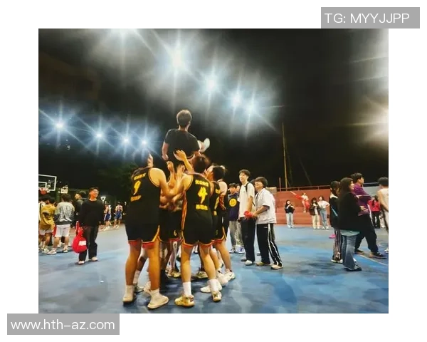 女生热爱篮球与足球运动展现青春活力与团队精神 女生热爱篮球与足球运动展现青春活力与团队精神